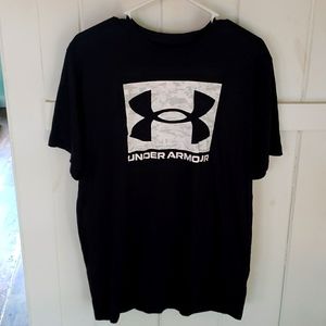 Mens NWOT Under Armour tee